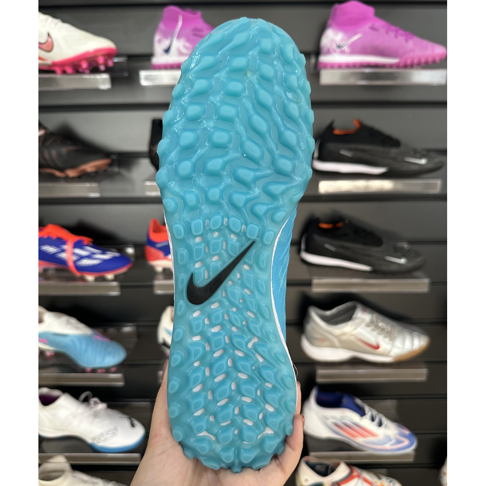 Chuteira Society Nike Phantom Luna 