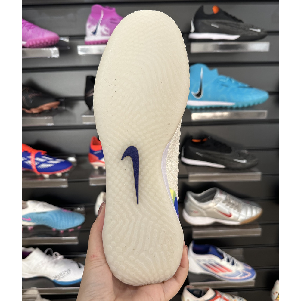 Chuteira Futsal Nike Phantom Luna 2 