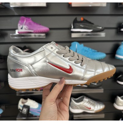Chuteira Society Nike Total 90 TF Prata e Vermelho - Pronta Entrega