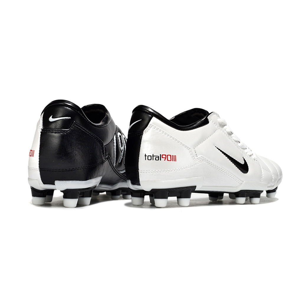 Chuteira Campo Nike Total 90 FG Branco e Preto
