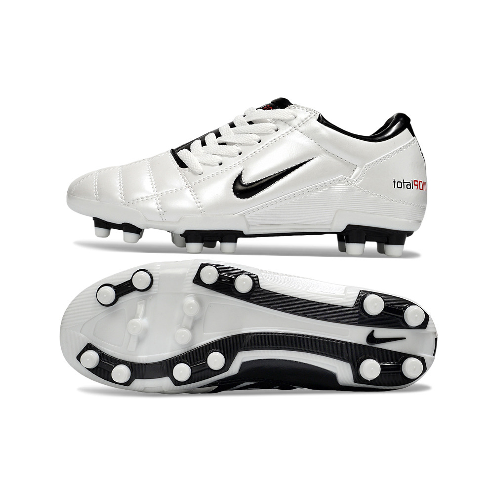 Chuteira Campo Nike Total 90 FG Branco e Preto