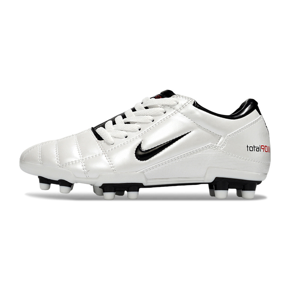 Chuteira Campo Nike Total 90 FG Branco e Preto