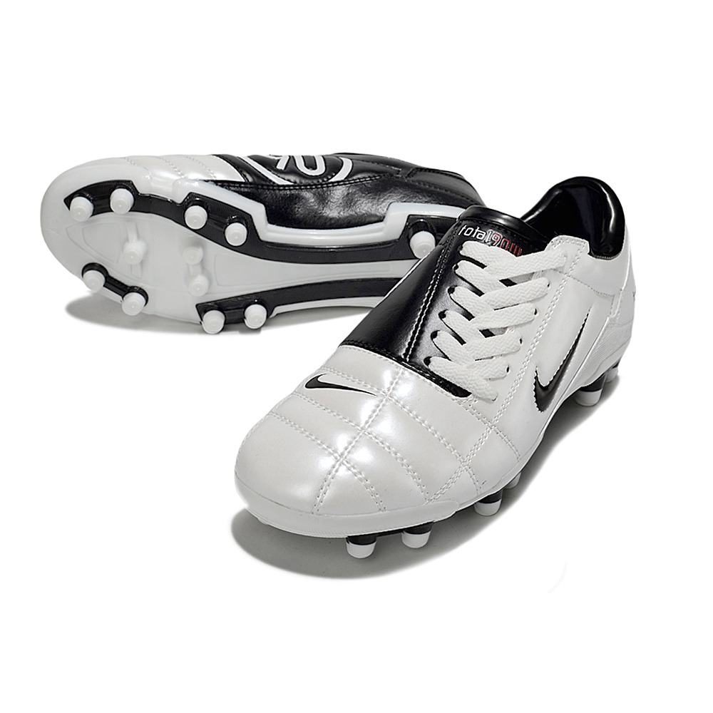 Chuteira Campo Nike Total 90 FG Branco e Preto
