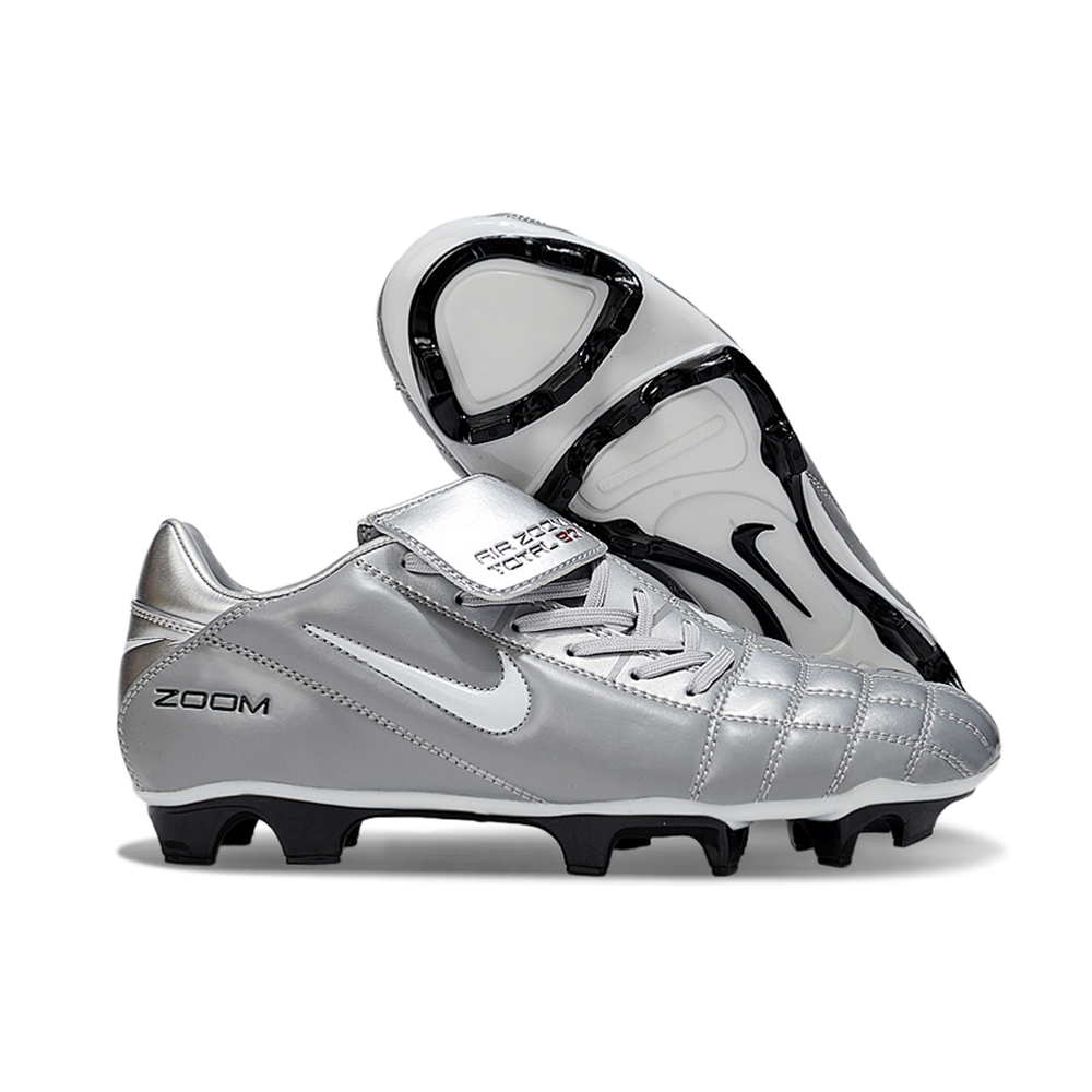 Chuteira Campo Nike Total 90 FG Prata, Preto e Branco