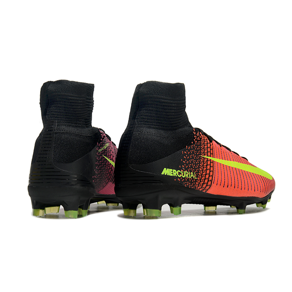 Chuteira Campo Nike Retrô Mercurial Superfly 5 Laranja, Rosa, Preto e Amarelo