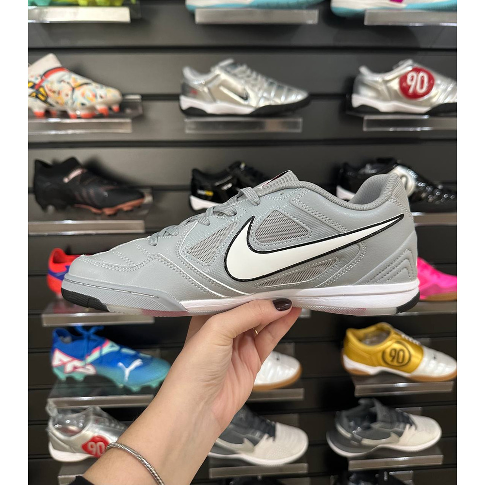 Chuteira Futsal Nike Supreme SB Gato IC Cinza - Pronta Entrega