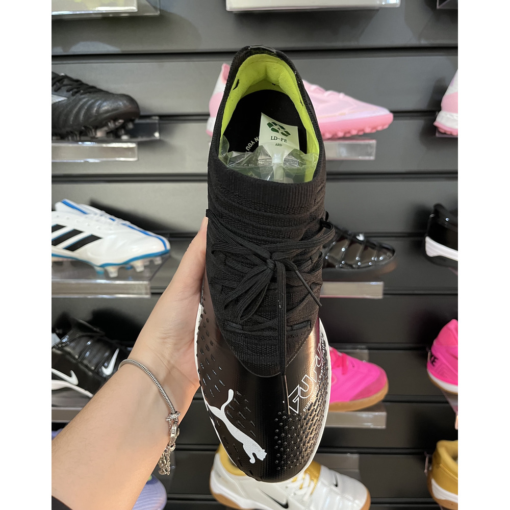 Chuteira Society Puma Future Z TF Preta e Branca - Pronta Entrega