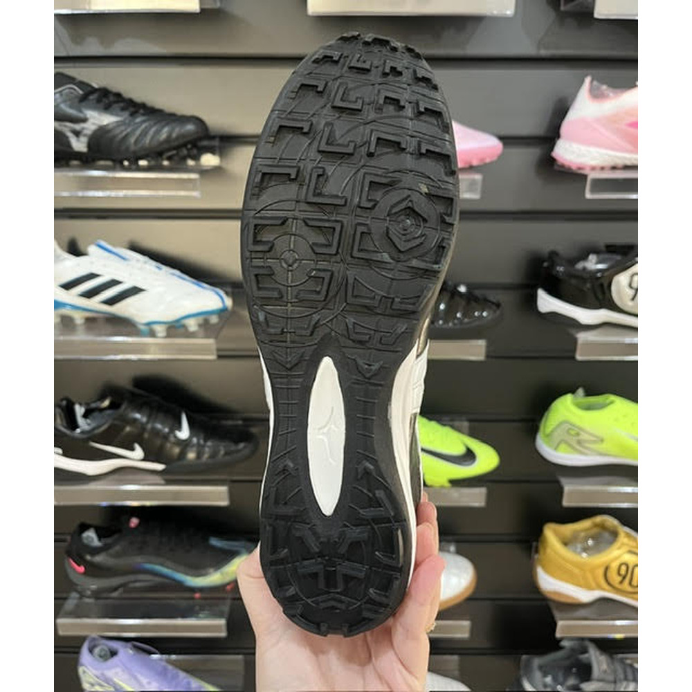 Chuteira Society Mizuno Morelia Sala Japan TF Preta e Branca - Pronta Entrega