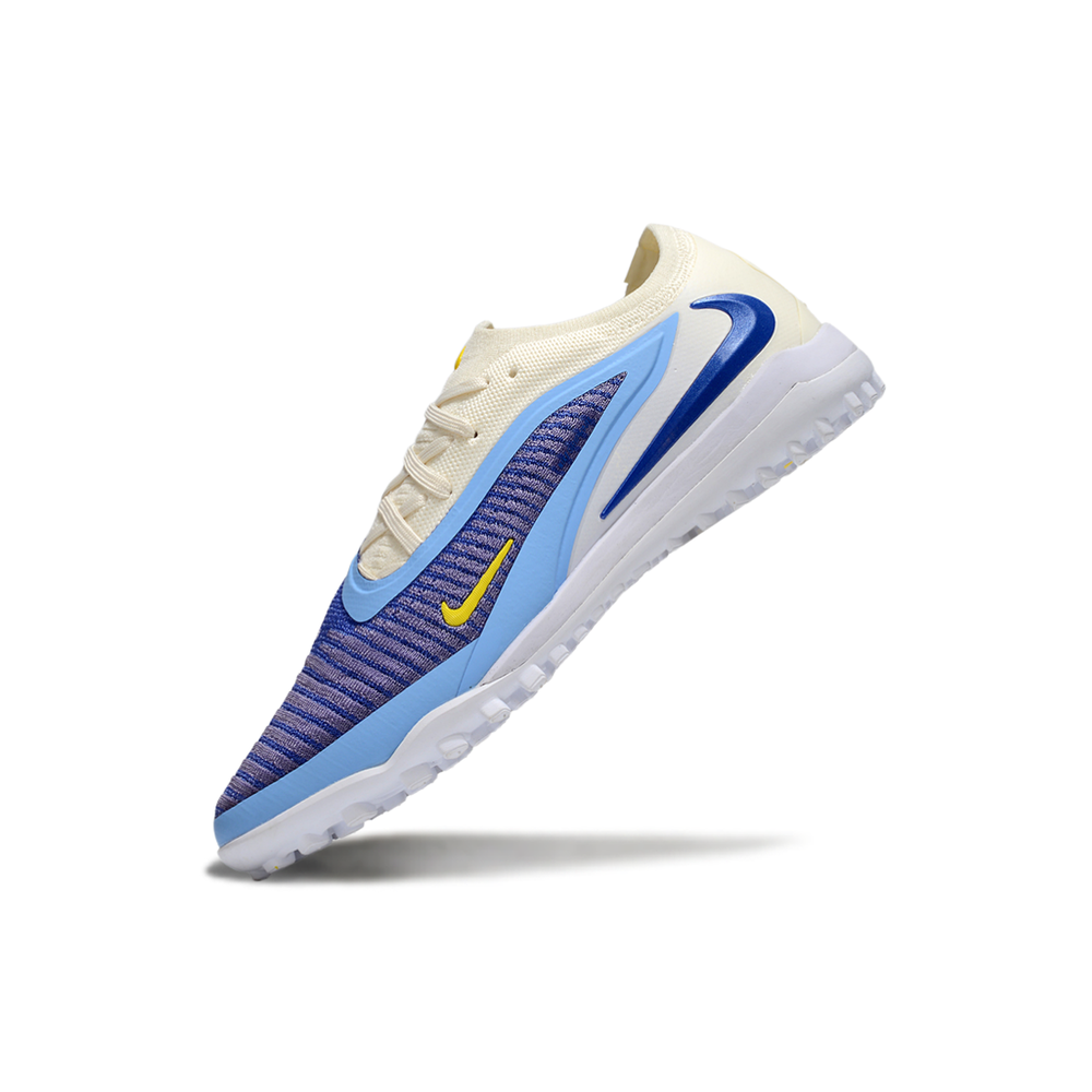 Chuteira Society Nike Phantom GX 6 Elite TF Branco, Azul e Amarelo ''Fear Nothing''