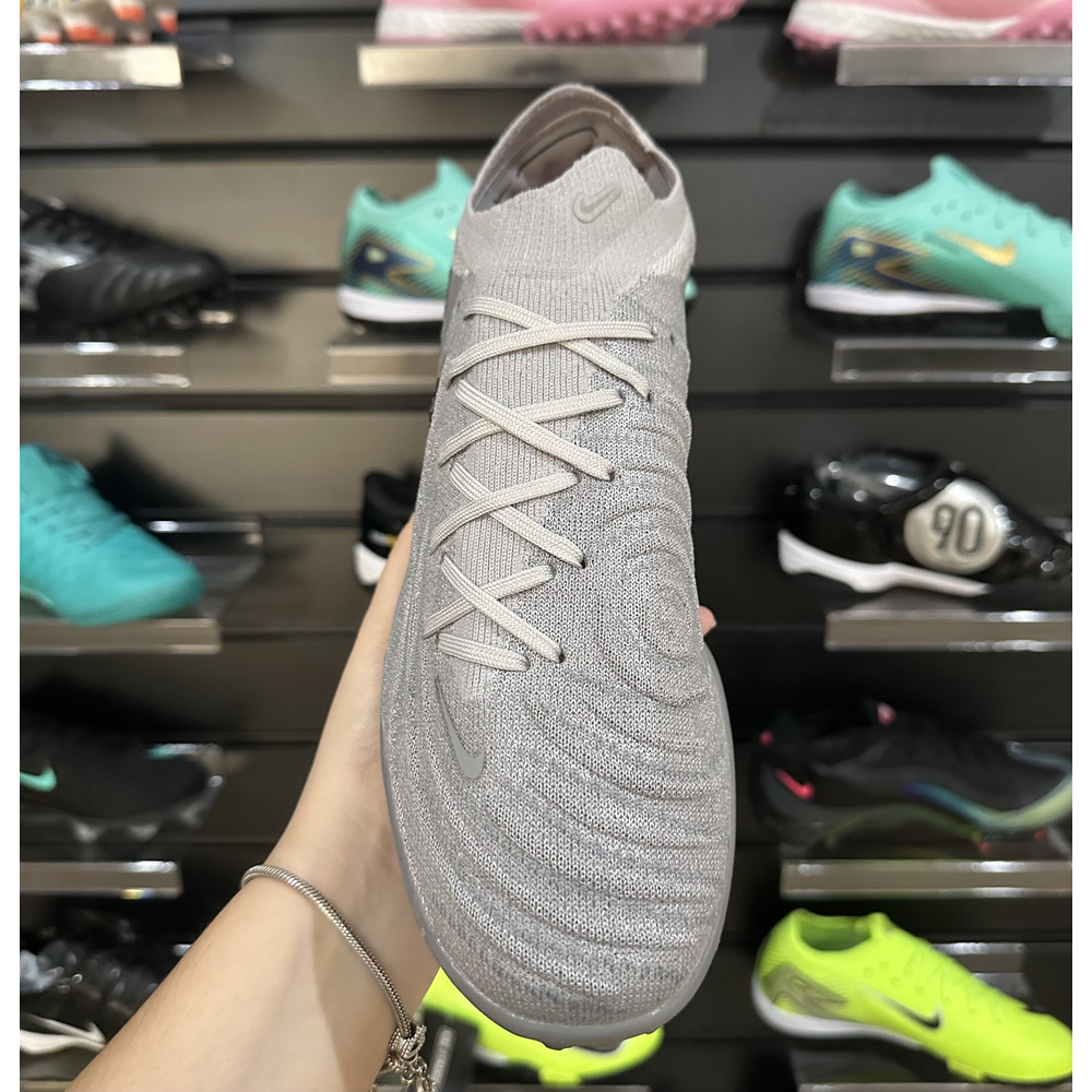 Chuteira Society Nike Phantom GX 2 Elite TF Cinza e Preta - Pronta Entrega