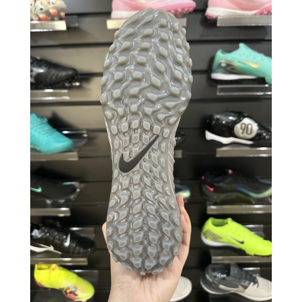 Chuteira Society Nike Phantom GX 2 Elite TF Cinza e Preta - Pronta Entrega