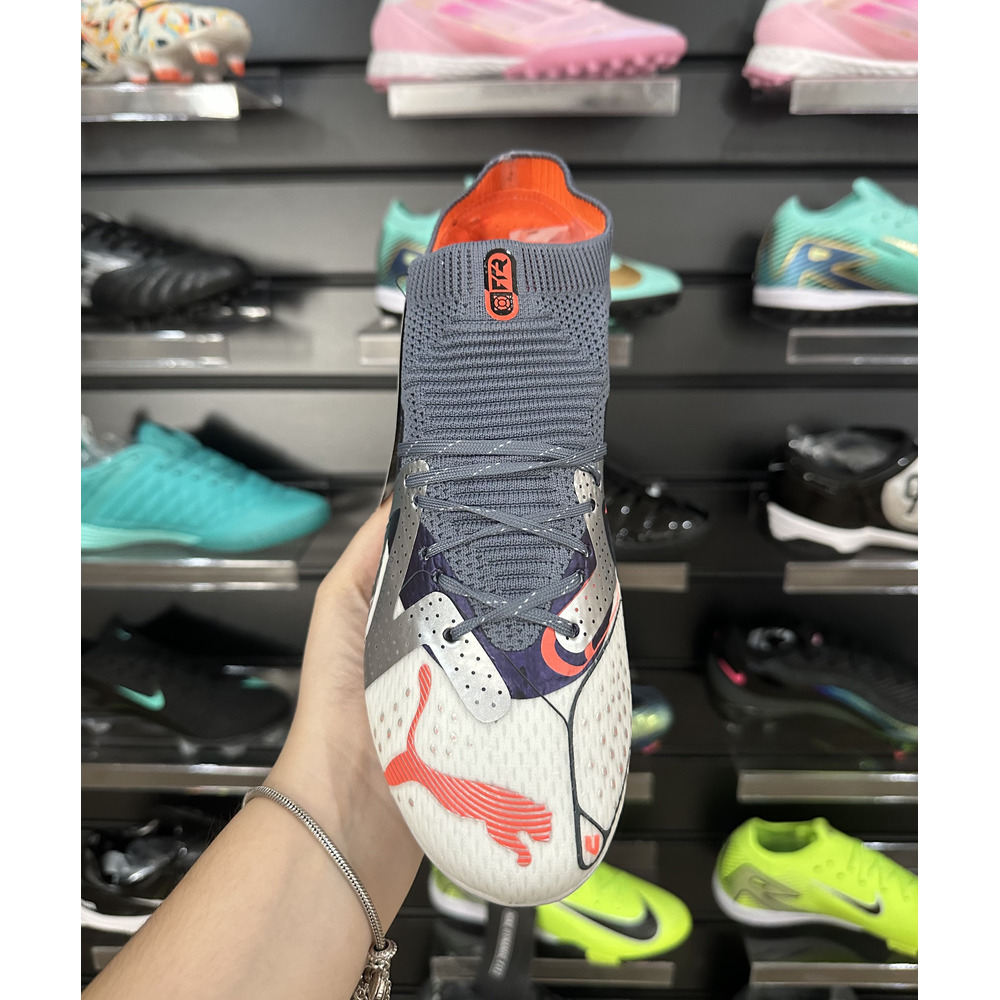 Chuteira Society Puma Future Ultimate MG Branca, Cinza e Laranja - Pronta Entrega