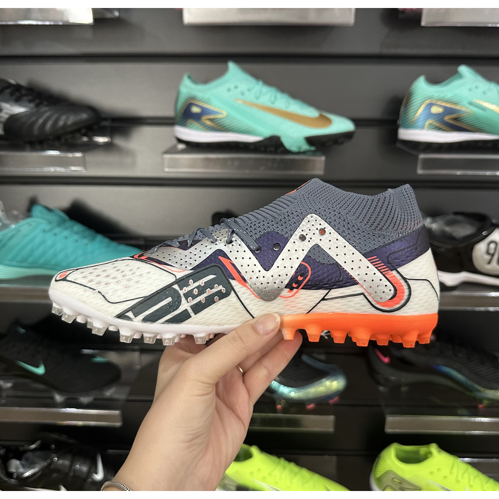 Chuteira Society Puma Future Ultimate MG Branca, Cinza e Laranja - Pronta Entrega