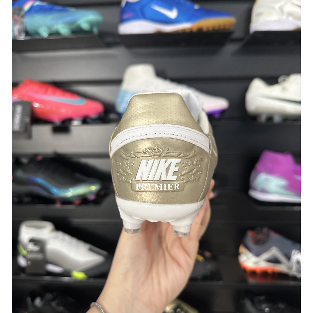 Chuteira Campo Nike Premier 3 FG Dourada e Branca - Pronta Entrega