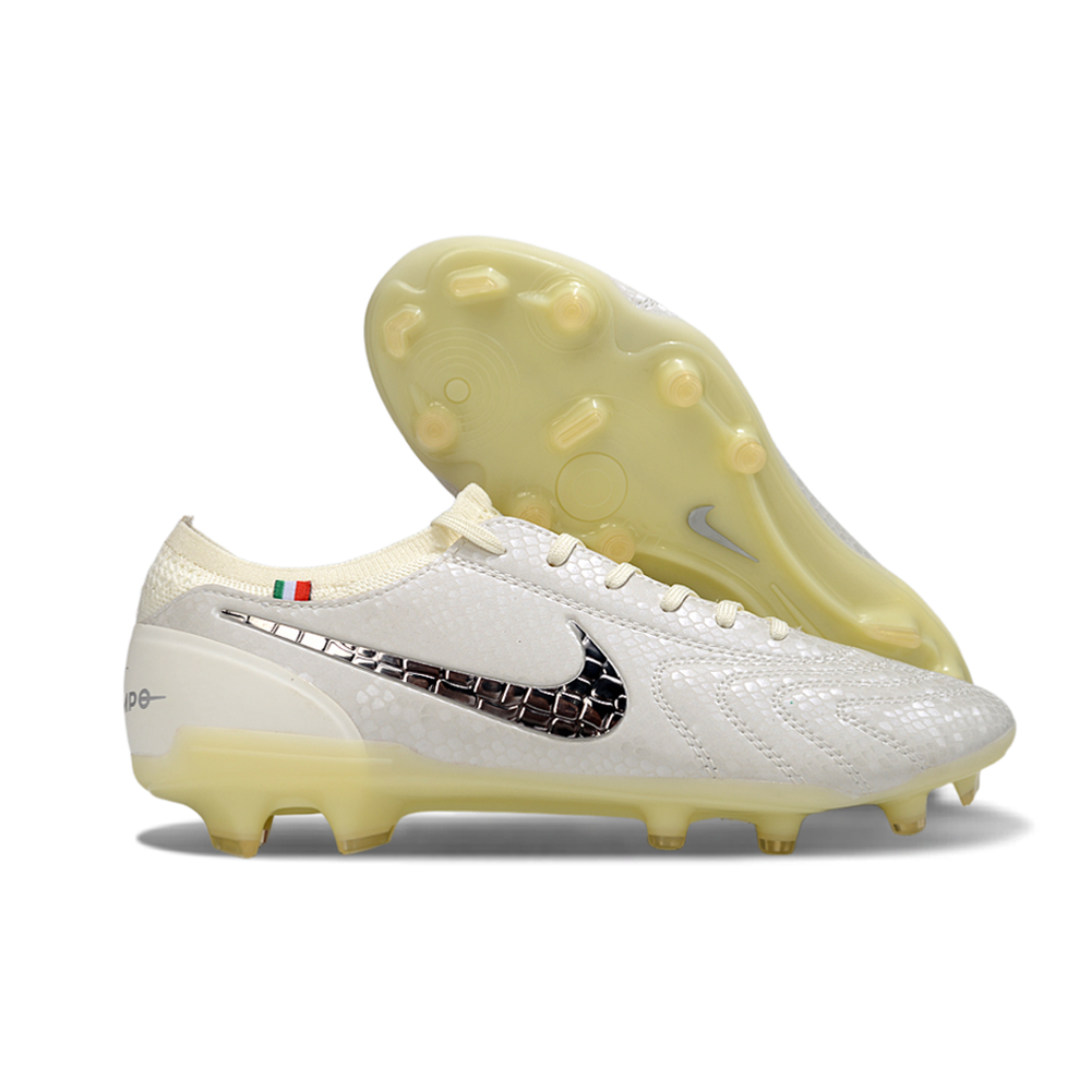 Chuteira Campo Nike Tiempo Legend 10 Elite FG Branco, Prata e Bege "Made In Italy"