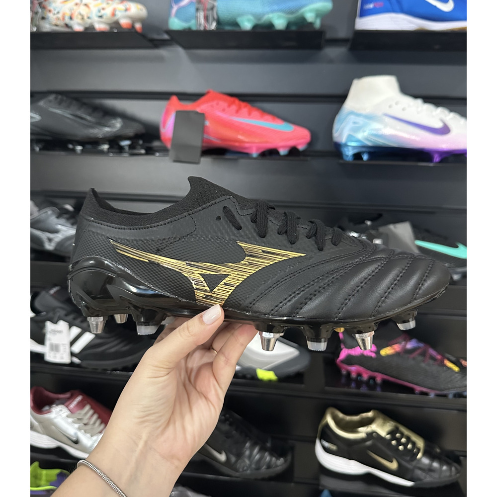Chuteira Campo Mizuno Morelia Neo 4 Trava Mista SG Preto e Dourado - Pronta Entrega 