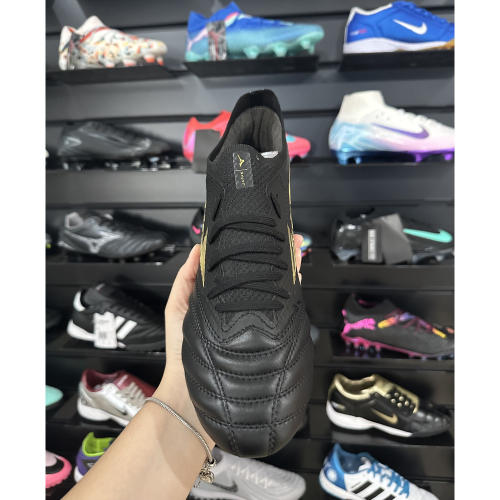 Chuteira Campo Mizuno Morelia Neo 4 Trava Mista SG Preto e Dourado - Pronta Entrega 