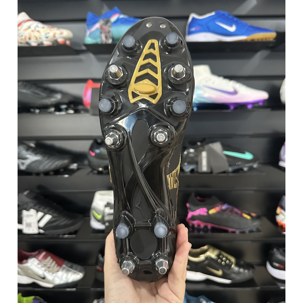 Chuteira Campo Mizuno Morelia Neo 4 Trava Mista SG Preto e Dourado - Pronta Entrega 