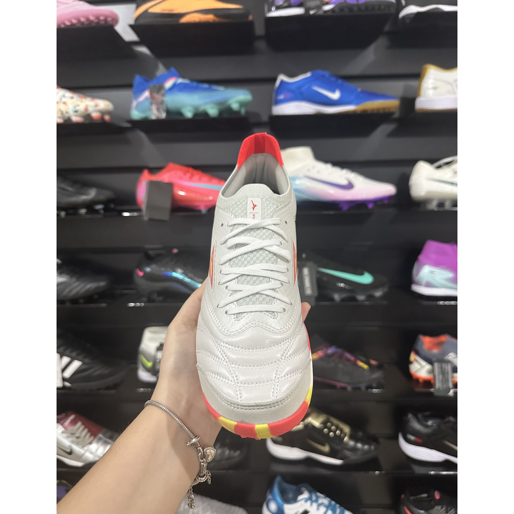 Chuteira Society Mizuno Morelia Neo Beta TF Branca e Vermelha - Pronta Entrega