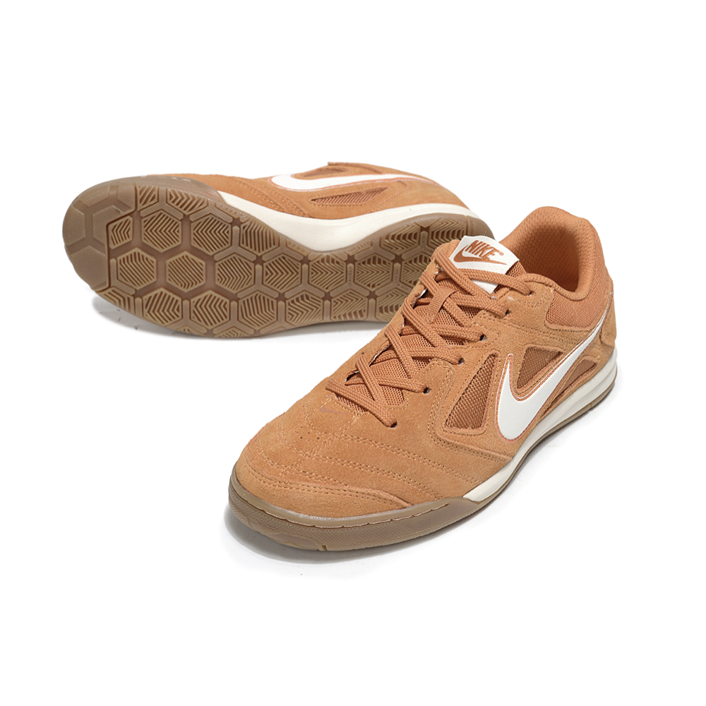 Chuteira Futsal Supreme x Nike SB Gato IC Marrom e Branco