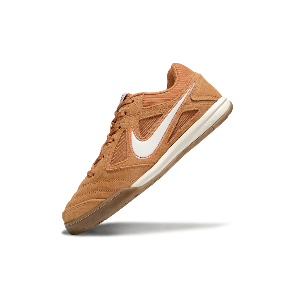 Chuteira Futsal Supreme x Nike SB Gato IC Marrom e Branco