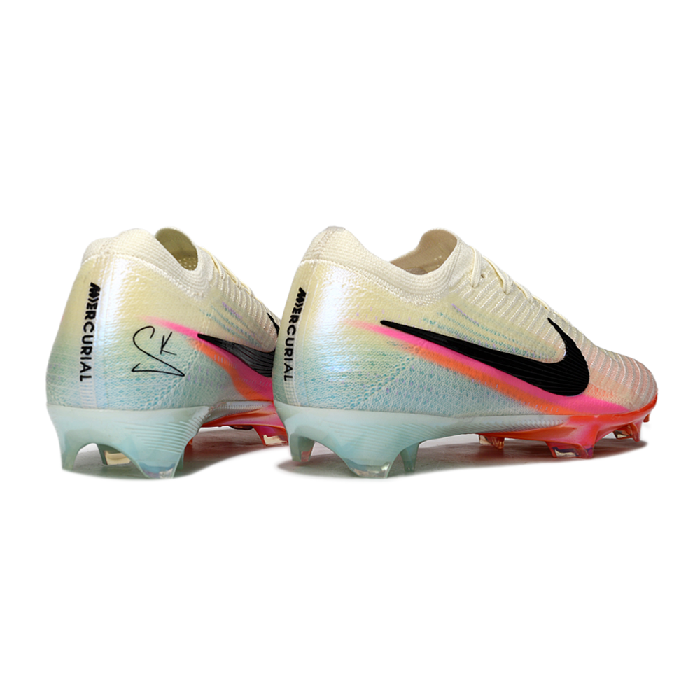 Chuteira Infantil Campo Nike Air Zoom Mercurial Vapor 16 Elite FG Bege, Azul, Laranja e Rosa