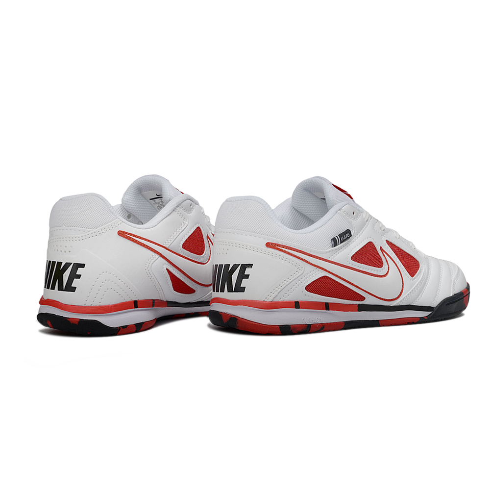 Chuteira Futsal Supreme x Nike SB Gato IC Branco, Vermelho e Preto