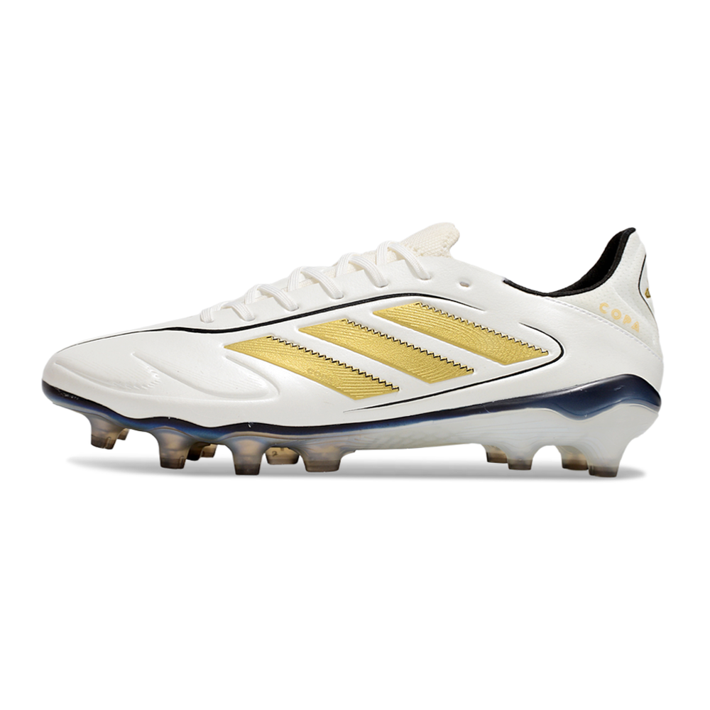 Chuteira Campo Adidas Copa Pure III Elite FG Branca e Dourado