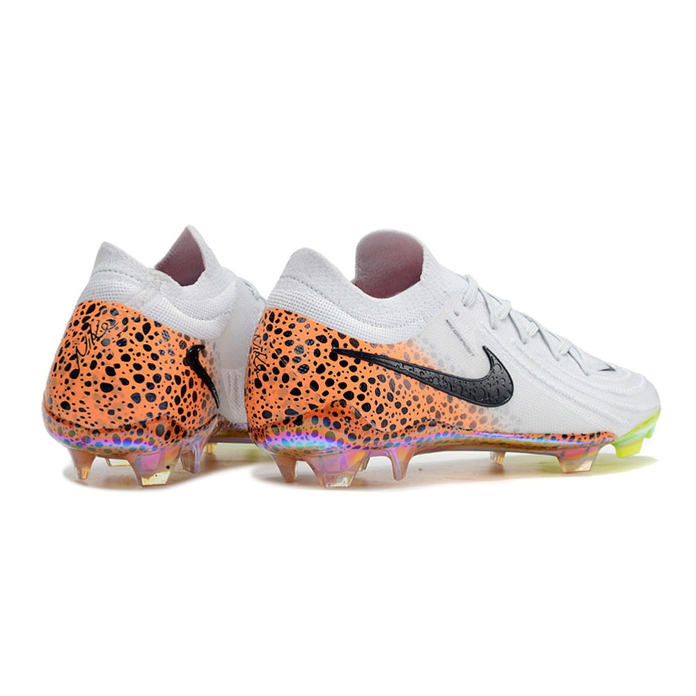 Chuteira Campo Nike Phantom GX 2 Elite FG Branca, Preta e Laranja 