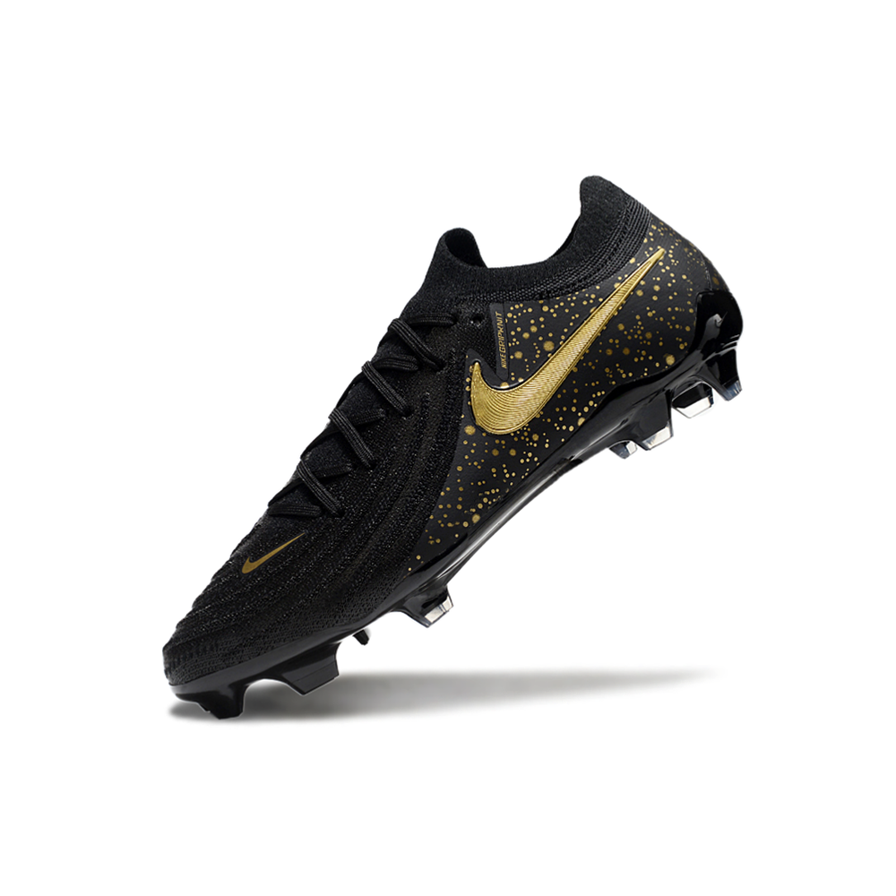 Chuteira Campo Nike Phantom GX 2 Elite FG Preta e Dourada