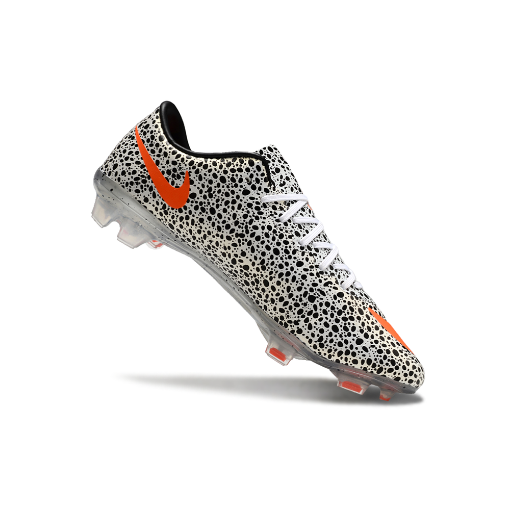 Chuteira Campo Nike Retrõ Mercurial Vapor 10 FG Branca, Preta e Laranja