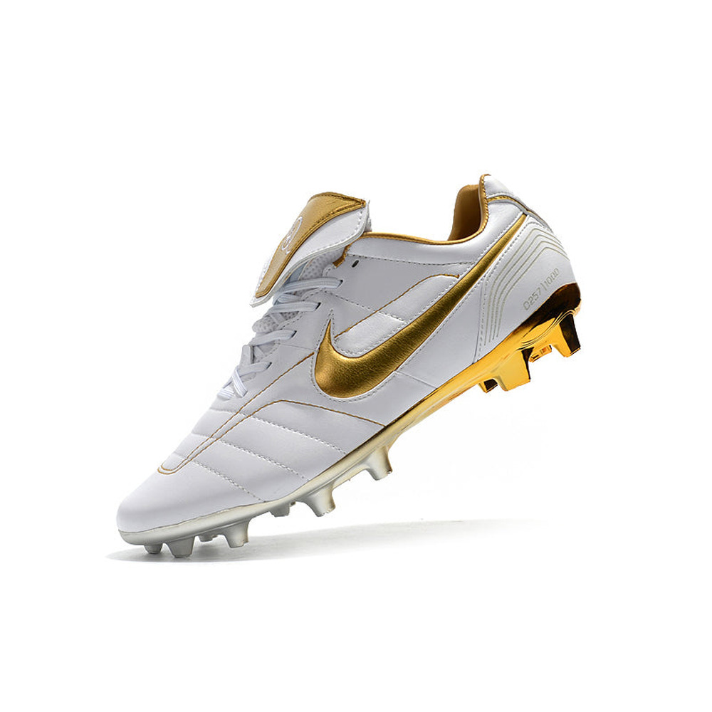 Chuteira Campo Nike Retrô Tiempo Legend 7 Elite FG Branca e Dourada R10