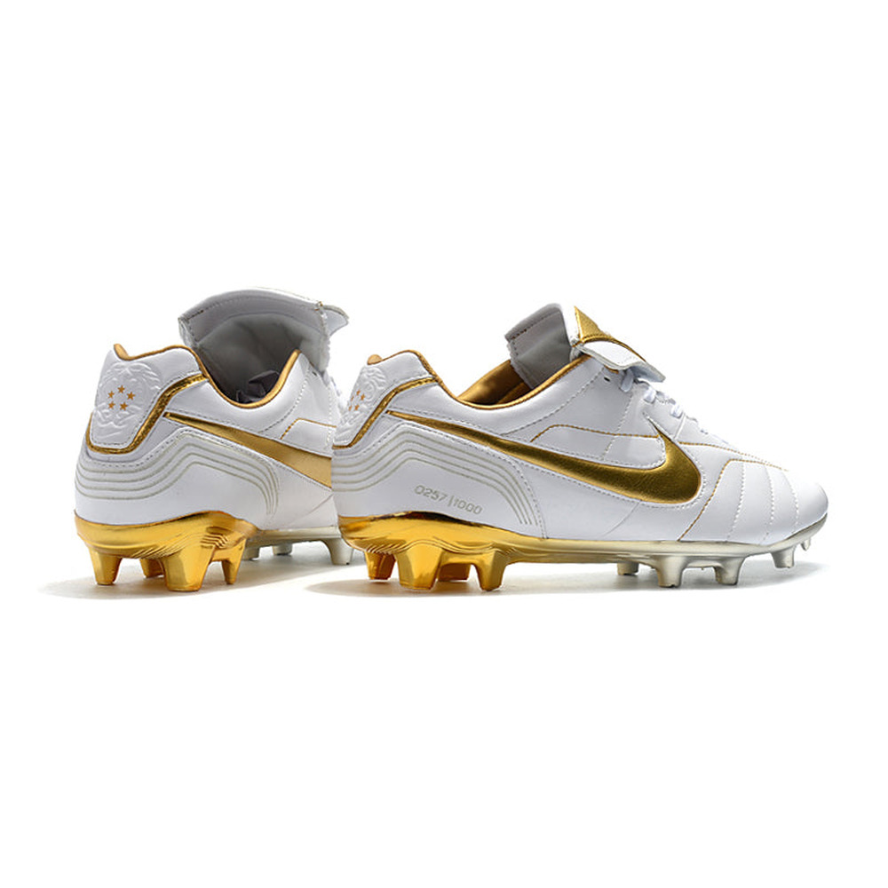 Chuteira Campo Nike Retrô Tiempo Legend 7 Elite FG Branca e Dourada R10