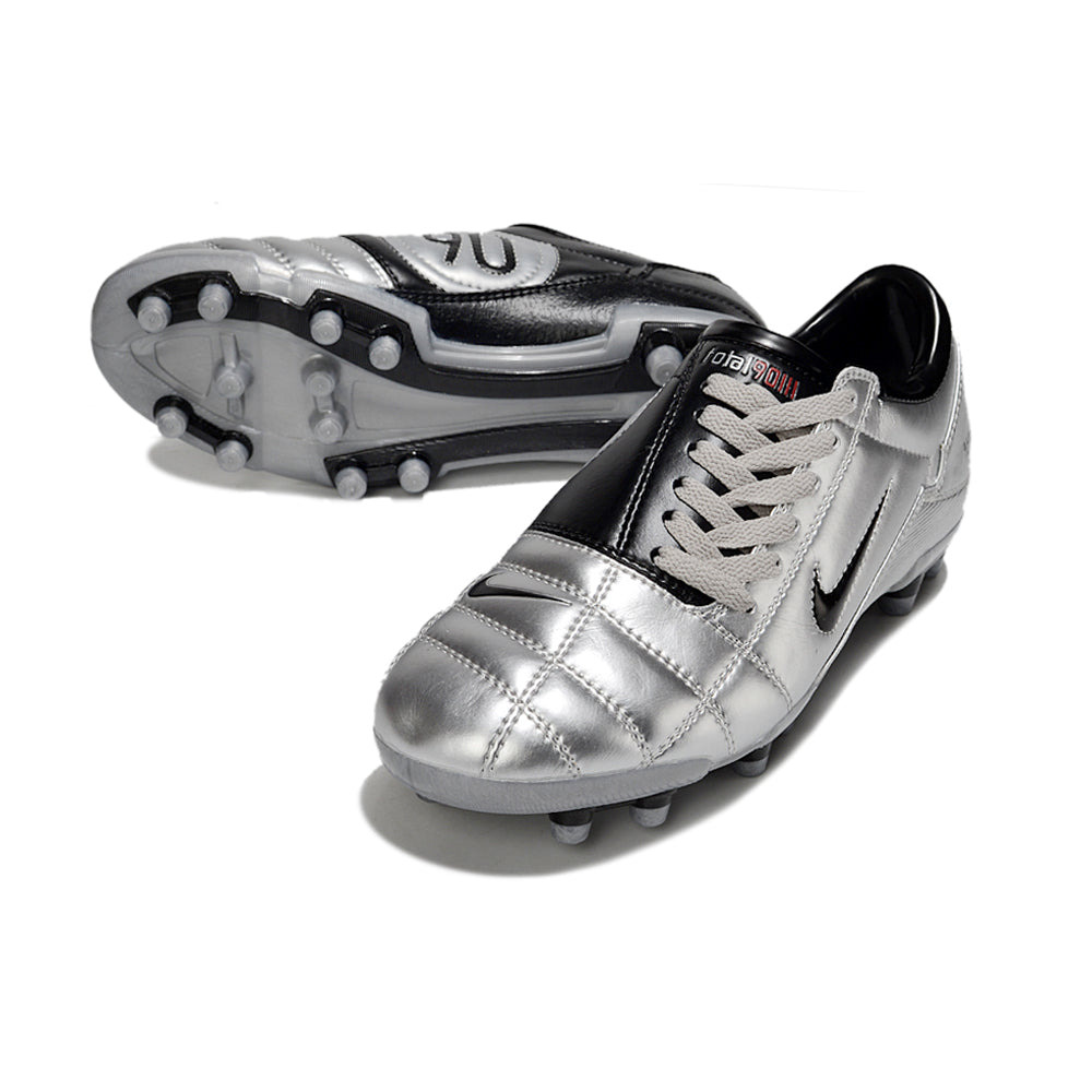 Chuteira Campo Nike Total 90 FG Prata e Preto