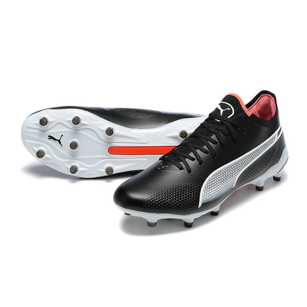 Chuteira Campo Puma King Ultimate FG Preta e Branca 
