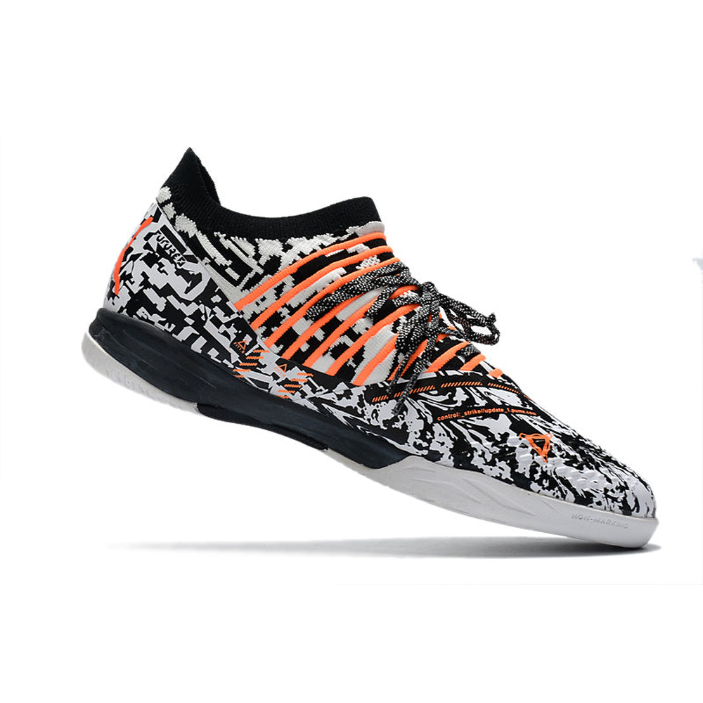 Chuteira Futsal Puma Future Z 1.3 IC Preto, Branco e Laranja 