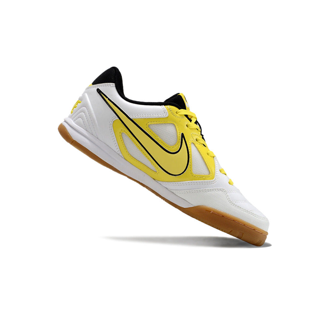 Chuteira Futsal Supreme x Nike SB Gato IC Branca, Amarelo e Preto