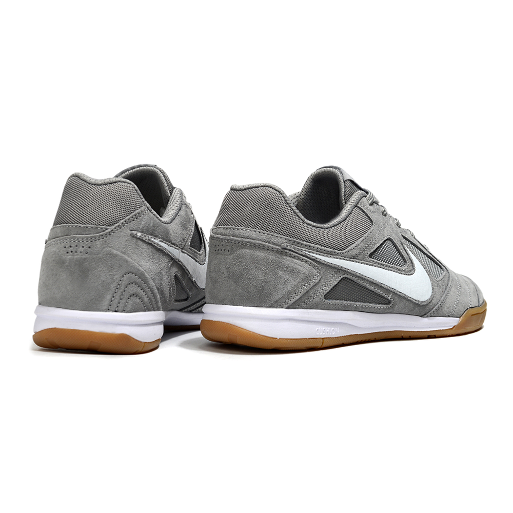 Chuteira Futsal Supreme X Nike SB Gato IC Cinza e Branco