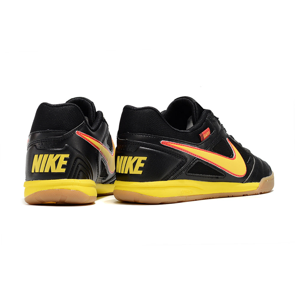 Chuteira Futsal Supreme x Nike SB Gato IC Preta, Amarelo e Vermelho