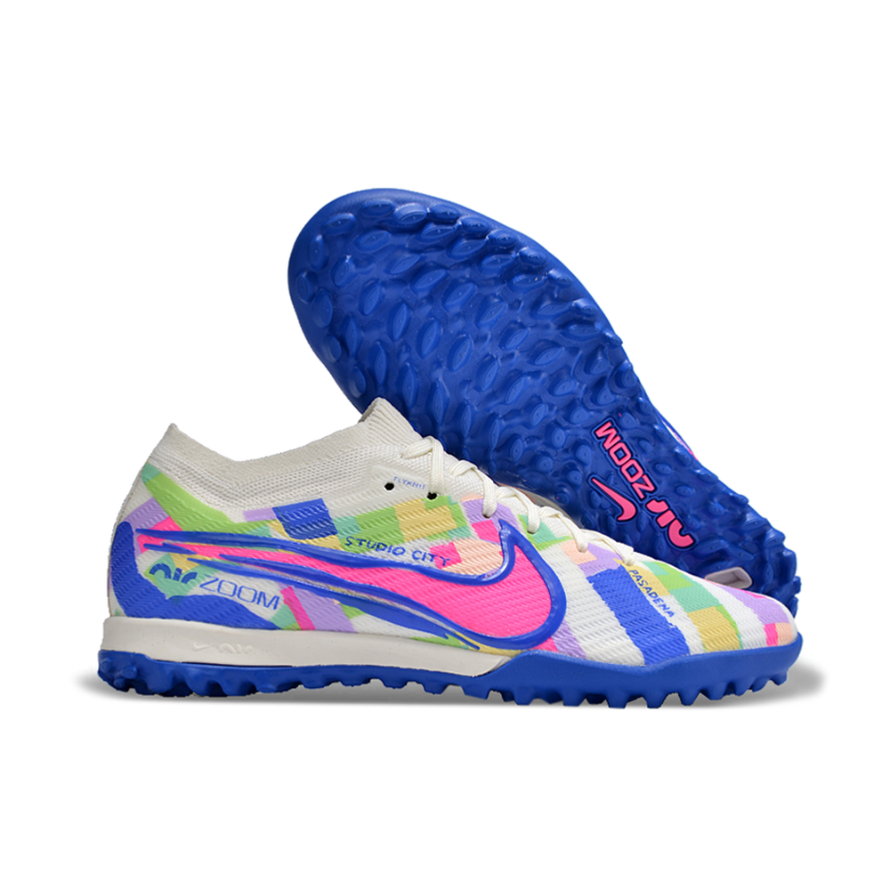 Chuteira Infantil Society Nike Air Zoom Mercurial Vapor 15 Elite TF Branca, Azul e Rosa 