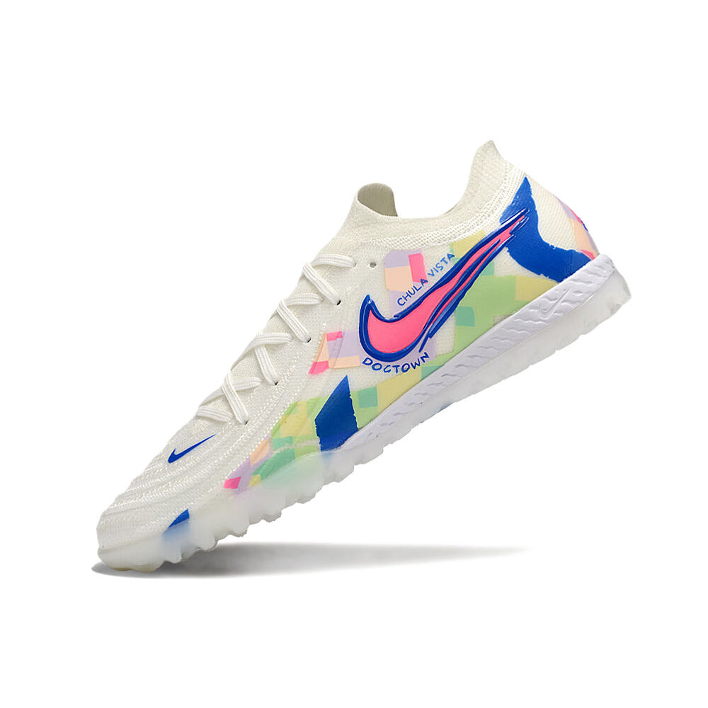 Chuteira Society Nike Phantom GX 2 Elite TF Branca, Azul e Rosa