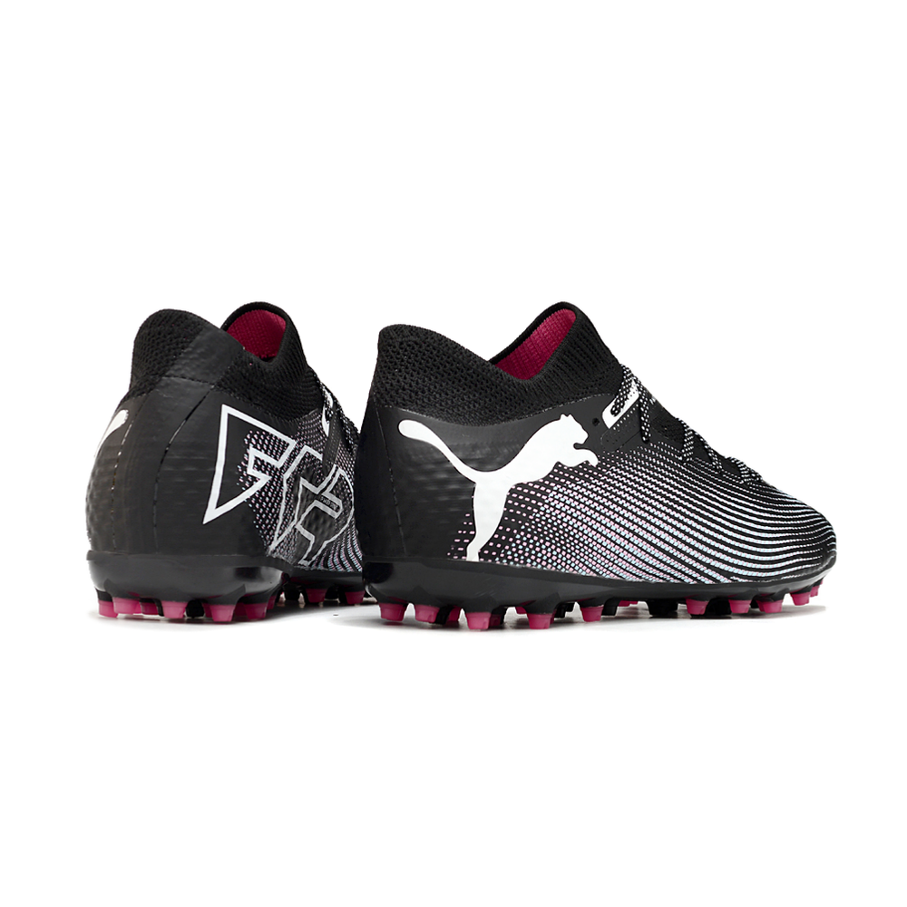 Chuteira Society Puma Future 7 MG Preta e Rosa