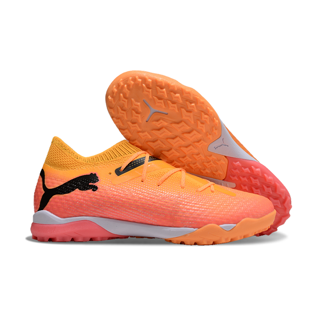 Chuteira Society Puma Future 7 TF Laranja e Rosa 