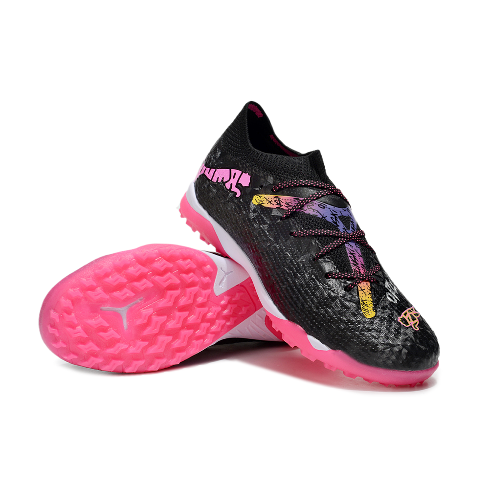 Chuteira Society Puma Future 7 TF Preta e Rosa 