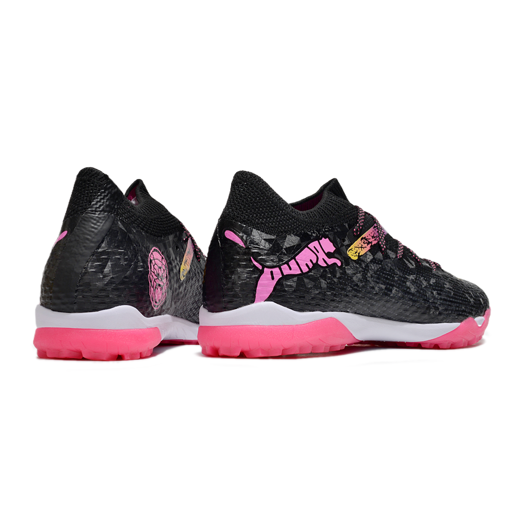 Chuteira Society Puma Future 7 TF Preta e Rosa 