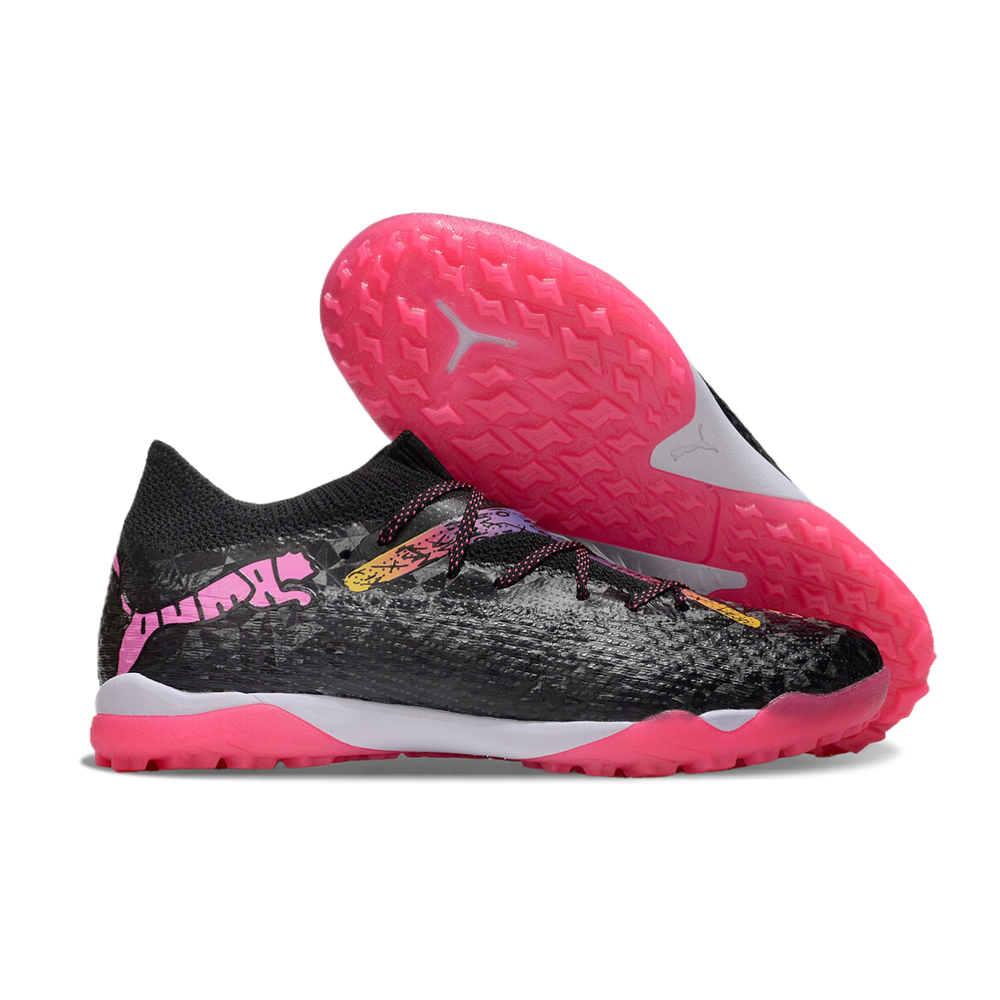 Chuteira Society Puma Future 7 TF Preta e Rosa 