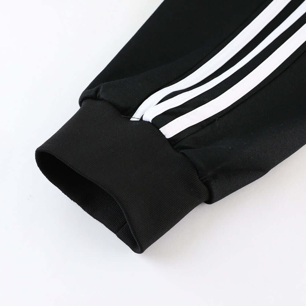 Conjunto de Moletom Adidas com Touca Vermelho e Preto