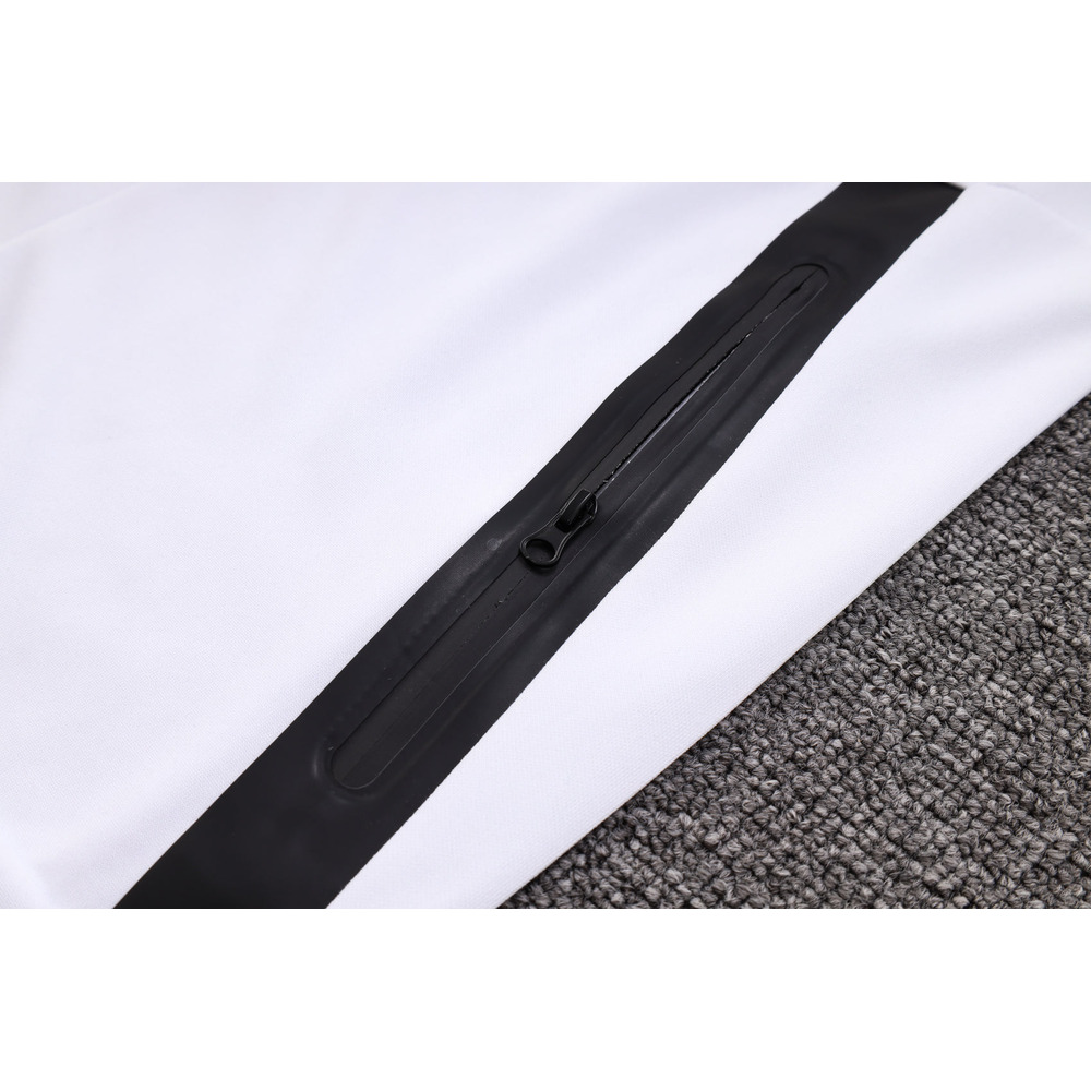 Conjunto de Moletom Adidas Sportswear com Touca Branco e Preto