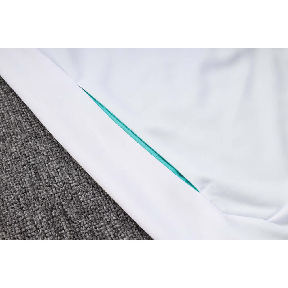 Conjunto de Moletom Nike Sportswear Tech Fleece com Touca Branco, Marrom e Verde