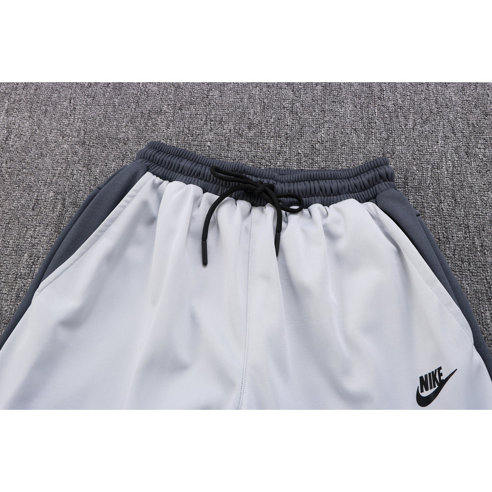 Conjunto de Moletom Nike Sportswear Tech Fleece com Touca Cinza e Branco